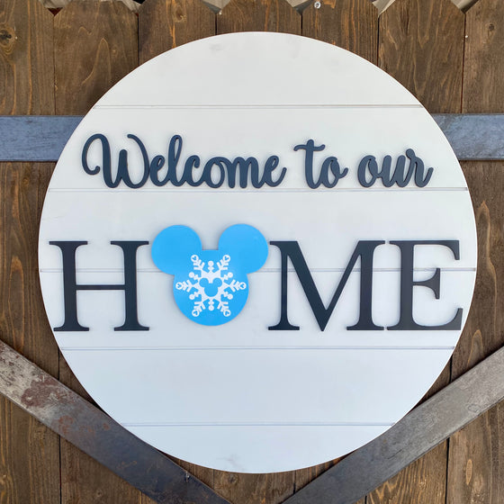Interchangeable Magical Mouse Welcome Home Wooden Wall Decor Sign with Interchangeable Holidays